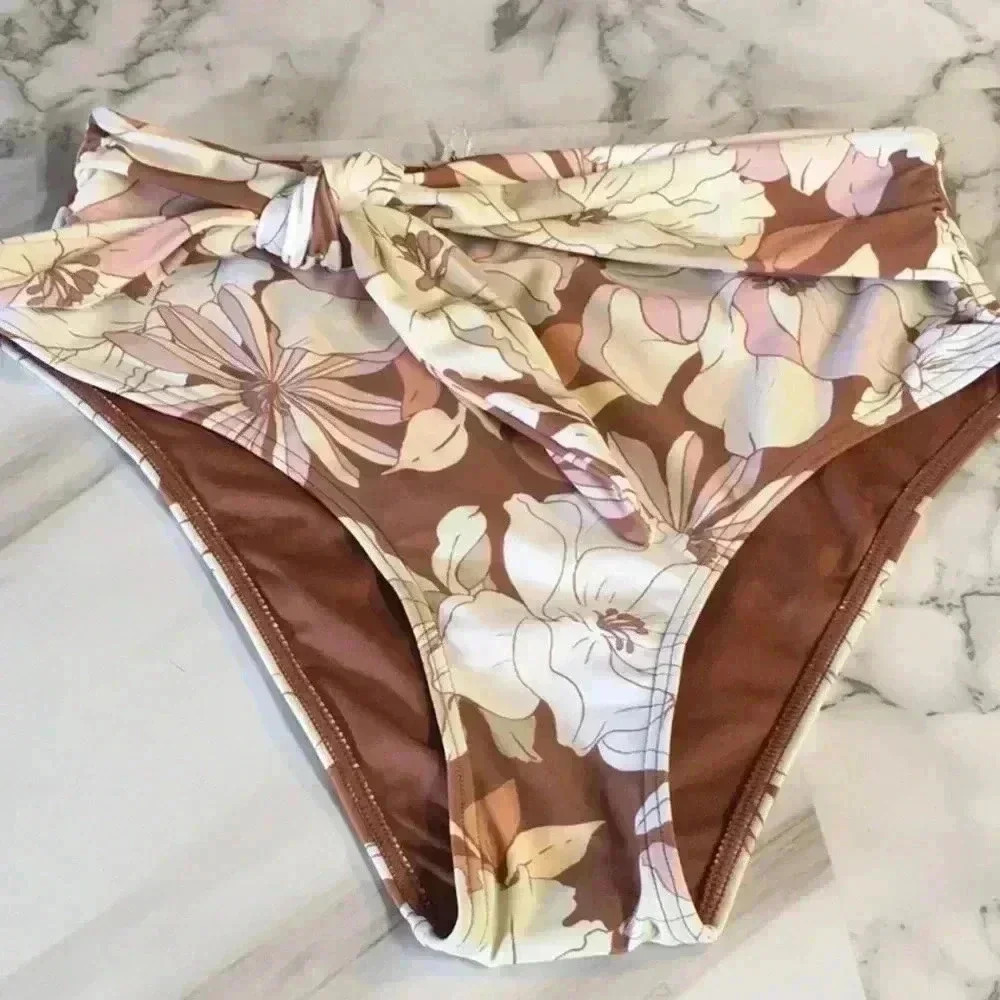 Women’s bikini bottom size small